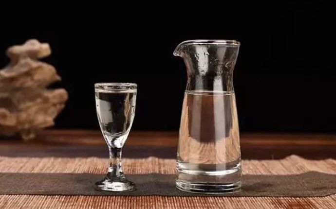 浓香型与清香型白酒工艺上的...