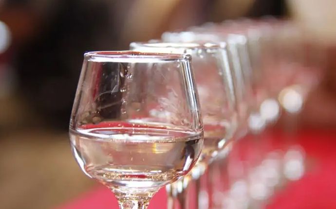 白酒工艺是如何去除有害物质的？